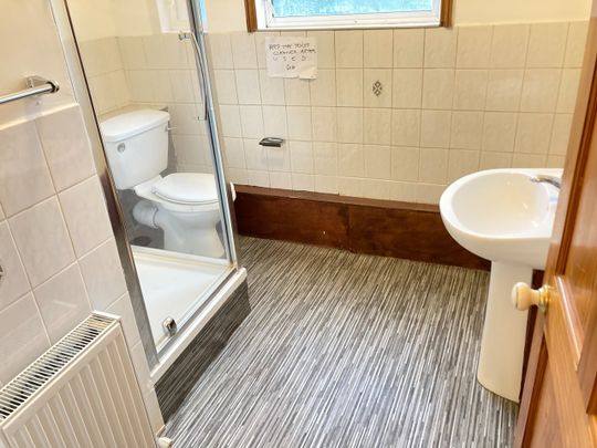 Room in a Shared House, Very Near Craven Avenue Area, W5 - Photo 1