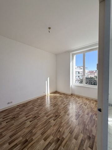 Location Appartement 2 pièces 46m² MONTROND LES BAINS 42210 - Photo 3