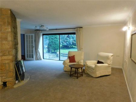 3 bedroom detached house to rent - Photo 2