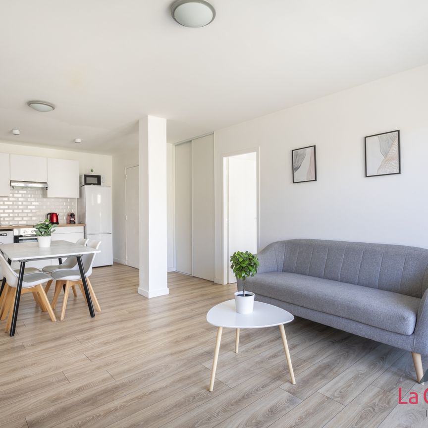 Location Appartement 4 pièces 69m² MARSEILLE 5ème - Photo 1
