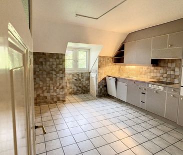 Super 4 pièces au coeur de la ville avec loyer très attractif ! - Photo 5