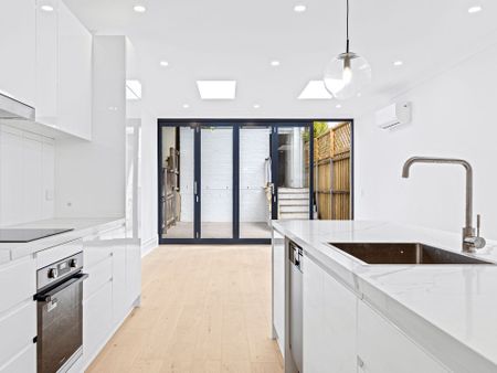 Architect-reinvented terrace with a studio retreat - Photo 3