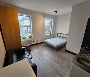 Studio Flat, London, W5 - Photo 2