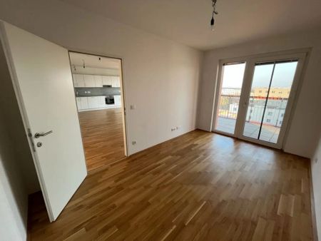 Helle 3-Zimmer-Wohnung mit schönem Ausblick - Geräumiges Wohnzimmer - Photo 4