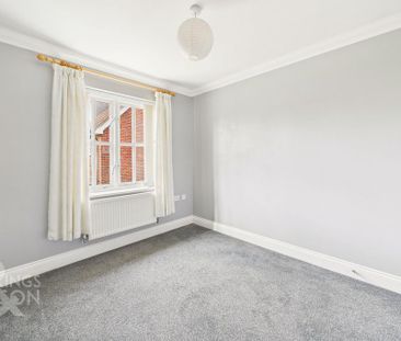 3 bedroom semi-detached house to rent - Photo 3