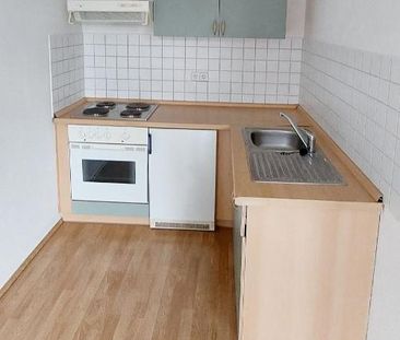 1 Zimmer - Wohnung mit Einbauküche und Balkon im Zentrum sucht Sie! - Foto 3