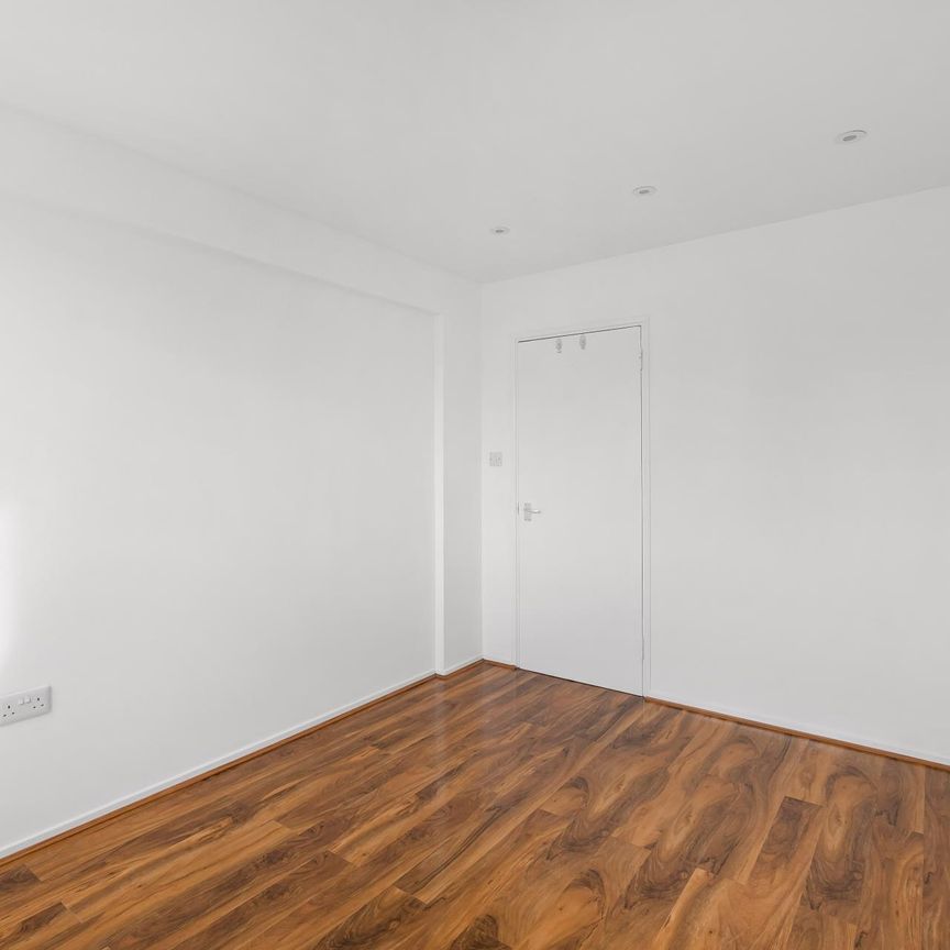 Dagnall Street - Photo 1