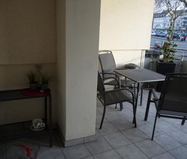 2 Zimmer Küche, modernes Bad mit Dusche und großem Balkon - Foto 1