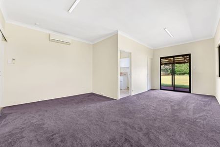 Charming Character Chamfer in Convenient Newtown Location! - Photo 4