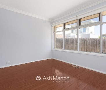 Spacious Three-Bedroom Home in Prime Frankston Location - Photo 1