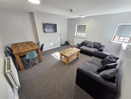 Mixed use to rent - Photo 2