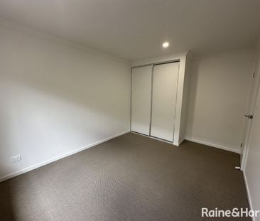 Spacious 4-Bedroom Family Home in Munno Para Downs - Photo 3