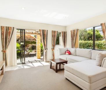 Low Maintenance Family Home - Photo 2