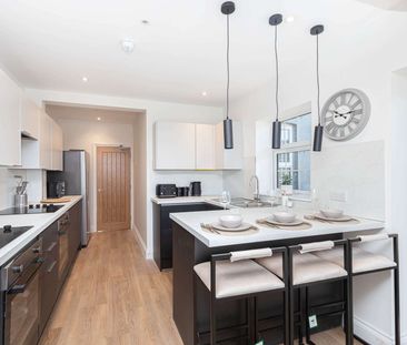 Luxury Professional Double En-suite/Kitchenette HMO in the heart of... - Photo 2