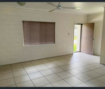 NEAT AND TIDY - Photo 4