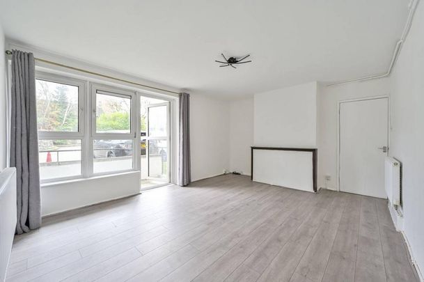 3 bedroom flat to rent - Photo 1