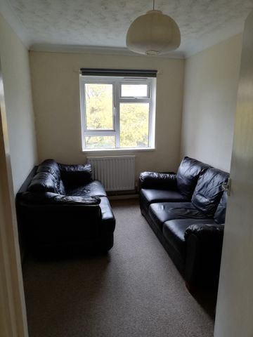 3 bed flat to rent in Redwood Court, Colchester - Photo 4