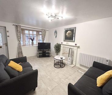 2 bedroom terraced house to rent - Photo 2