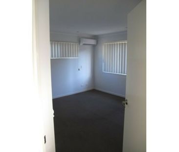 Looking for a fabulous split-level family home? - Photo 3