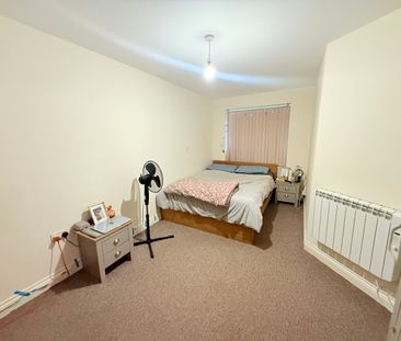 Sherborne Road, Yeovil, Somerset - Photo 1