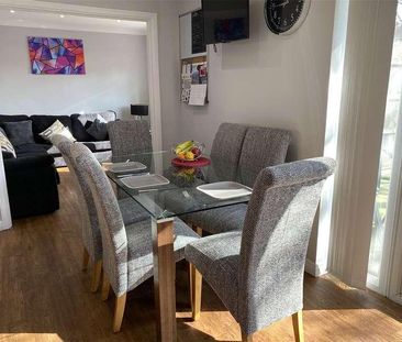 Rickman Crescent, Addlestone, Surrey, KT15 - Photo 3