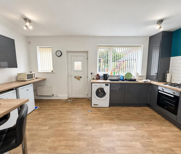 3 bedroom terraced house to rent - Photo 5
