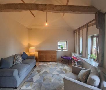 3 bedroom barn conversion to rent - Photo 2