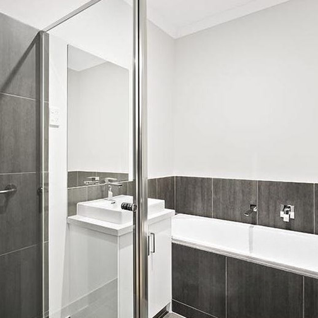 Stylish Family Living in the Heart of Keilor Park - Photo 3