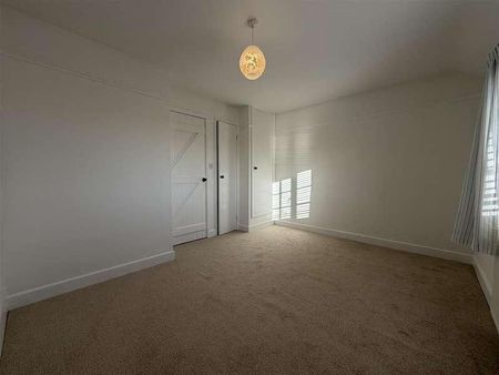 The Parade, Parkgate, Neston, CH64 - Photo 5