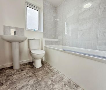 3 bedroom semi-detached house to rent - Photo 6