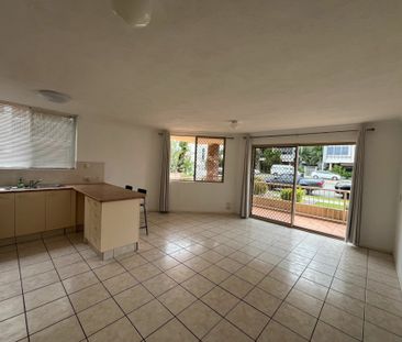 Beachside Living in the Heart of Palm Beach - Photo 1