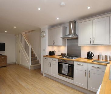 2 bedroom terraced house to rent - Photo 2
