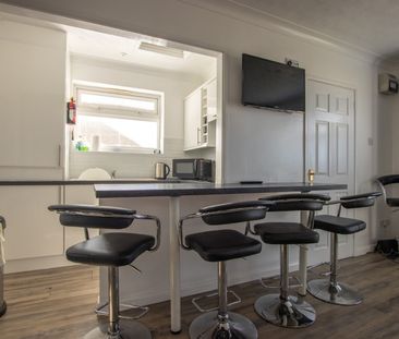 Available for Let, 2-Bedroom Apartment with Balcony - Photo 5