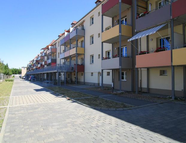 2 Zimmer mit Balkon und Badewanne, schneller Zugang zur City - Photo 1