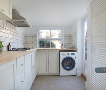 3 bedroom end of terrace house to rent - Photo 6