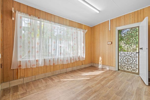 Charming Low-set Brick - Photo 1