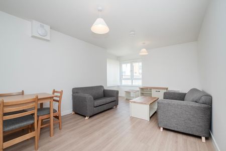 Well Presented, Two Bed, Furnished Apartment with Secure Parking close to Aberdeen Royal Infirmary. PRIORITY IS GIVEN TO NHS KEYWORKERS - Photo 4