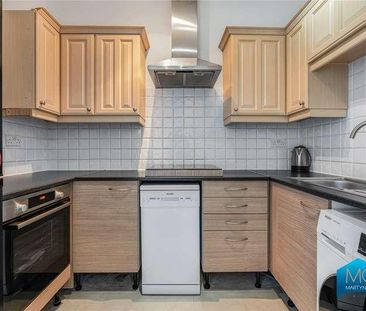 Royal Drive, New Southgate, London, N11 - Photo 6