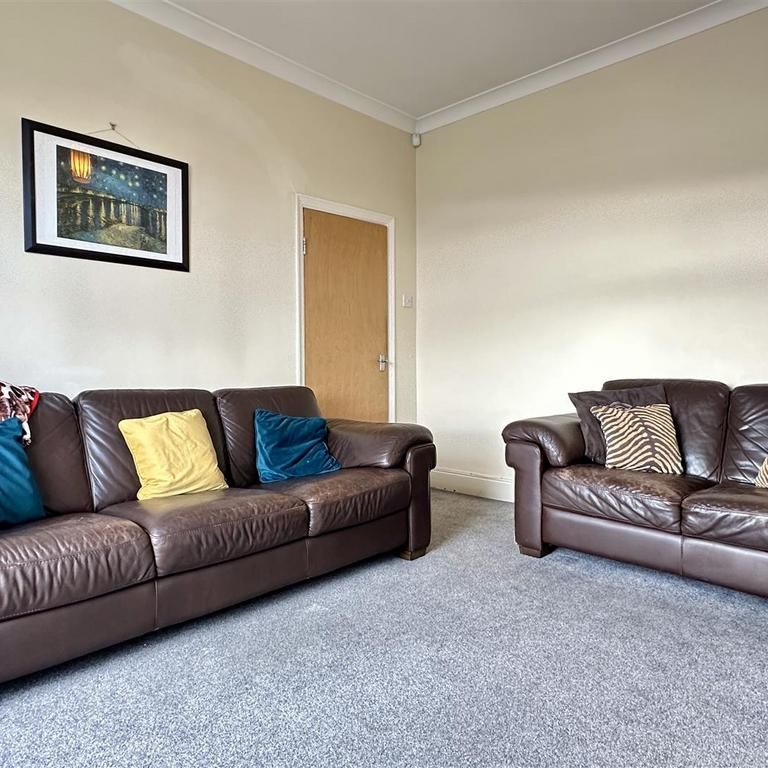 1 bedroom in a house share to rent - Photo 1