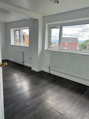 4 bedroom semi-detached house to rent - Photo 1