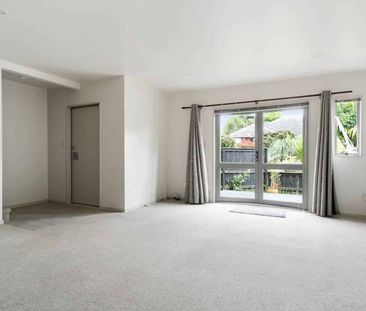 CONVENIENT MODERN LIVING - Photo 4