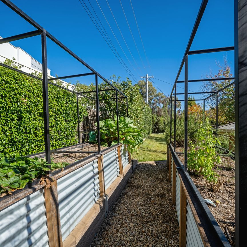 Spacious family home - Photo 1