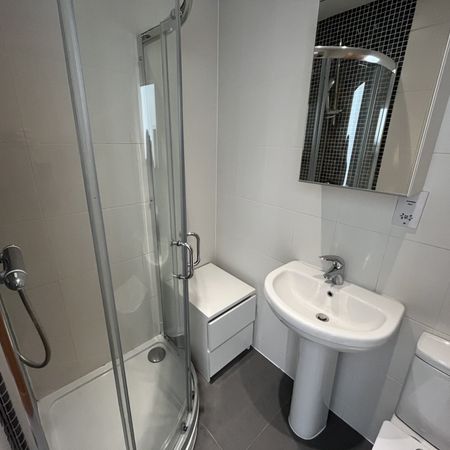 Apartment to rent in Old Christchurch Road, Bournemouth, BH1 - Photo 4