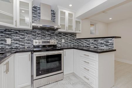 50 Amboise Crescent #Basement - Photo 5