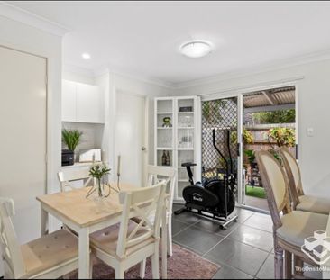 Modern 3 Bedroom Townhouse - Photo 3