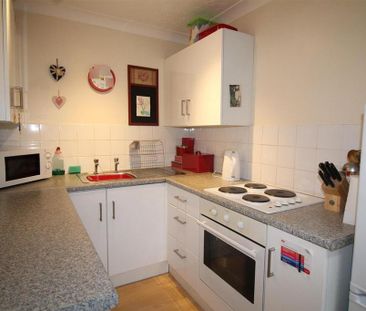 1 bedroom semi-detached house to rent - Photo 4