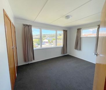 Sunny 4 Bedroom Family Home-Double Glazed - Photo 6