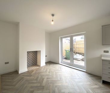 Margaret Avenue, Newport - Photo 4