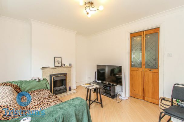 2 bed Semi-Detached House for Rent - Photo 1
