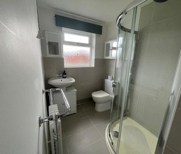 3 bedroom bungalow to rent - Photo 4